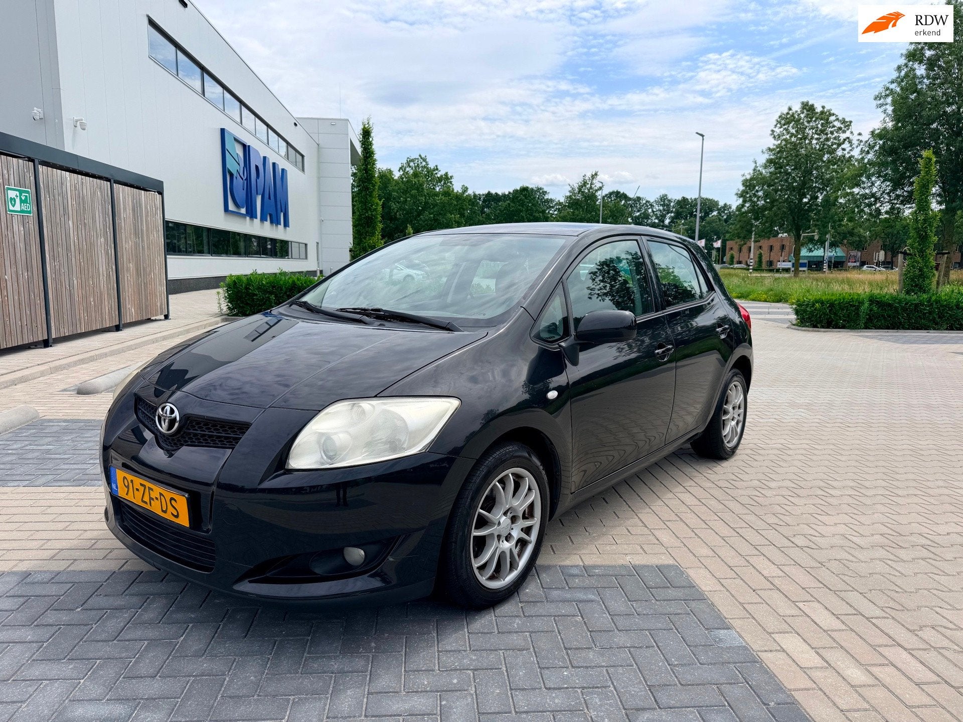 Toyota Auris 2.0 D-4D Sol Business, Voorwielaandrijving, 1998 cc, Gebruikt, Zwart