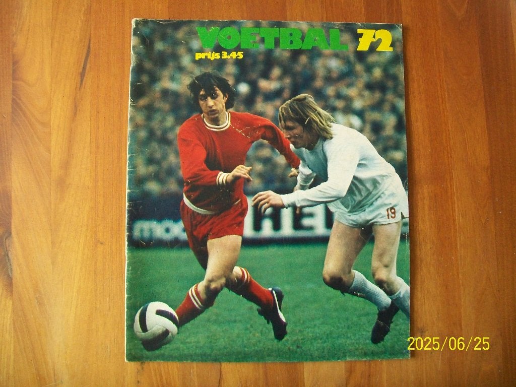 Revue Magazine Voetbal 72, Verzenden, Gebruikt, Ajax, Boek of Tijdschrift