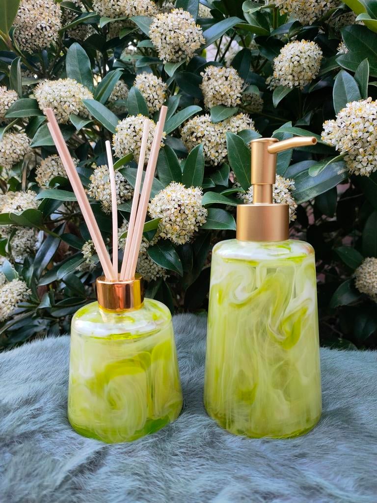 NIEUW Luxe badkamer set: zeepdispenser & diffuser groen/wit, Ophalen of Verzenden, Nieuw, Groen, Overige typen