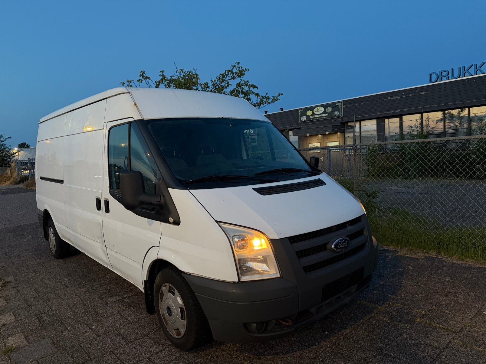 Ford Transit 300L 2.2 TDCi 116PS 2010 Clima Airco, Zwart, Wit, Particulier, Te koop