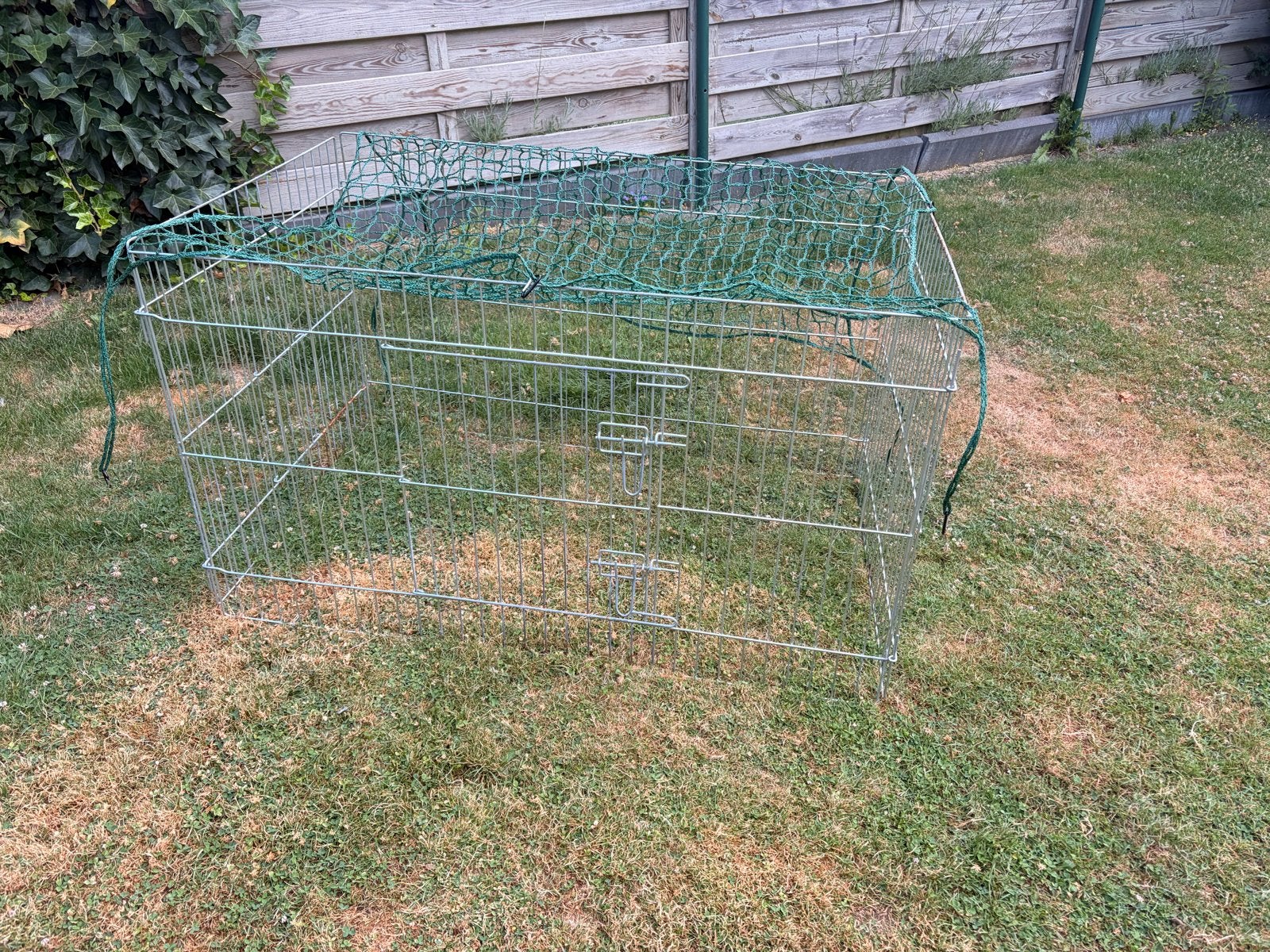 Konijnenren met net, Dieren en Toebehoren, Knaagdieren en Konijnen | Hokken en Kooien, Ophalen, 110 cm of meer, 60 tot 90 cm, Konijn