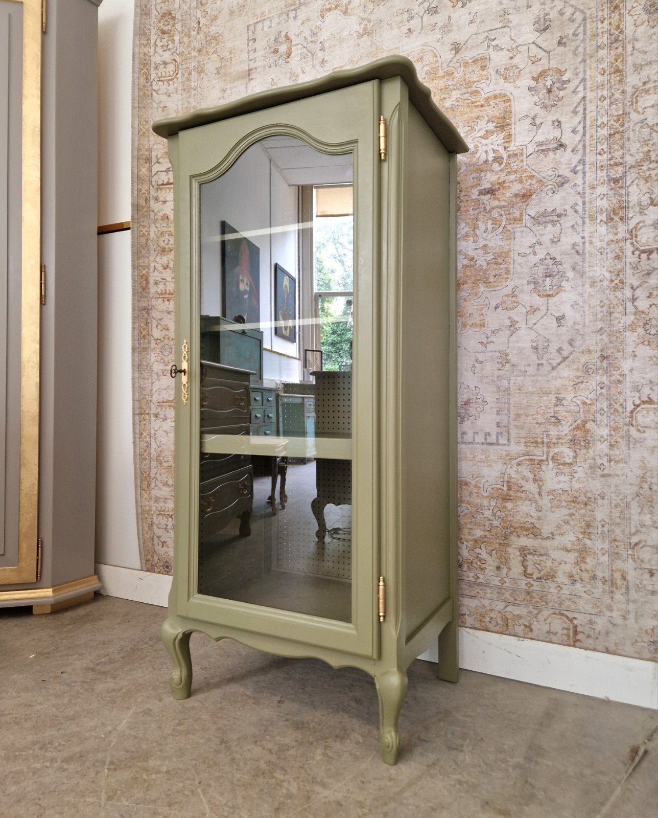 Groen vitrinekast/ Elegante kast/ Queen Anne kast, Donyavimin@gmail.com, Mina Donyavi Meubels, Zo goed als nieuw, 5363st