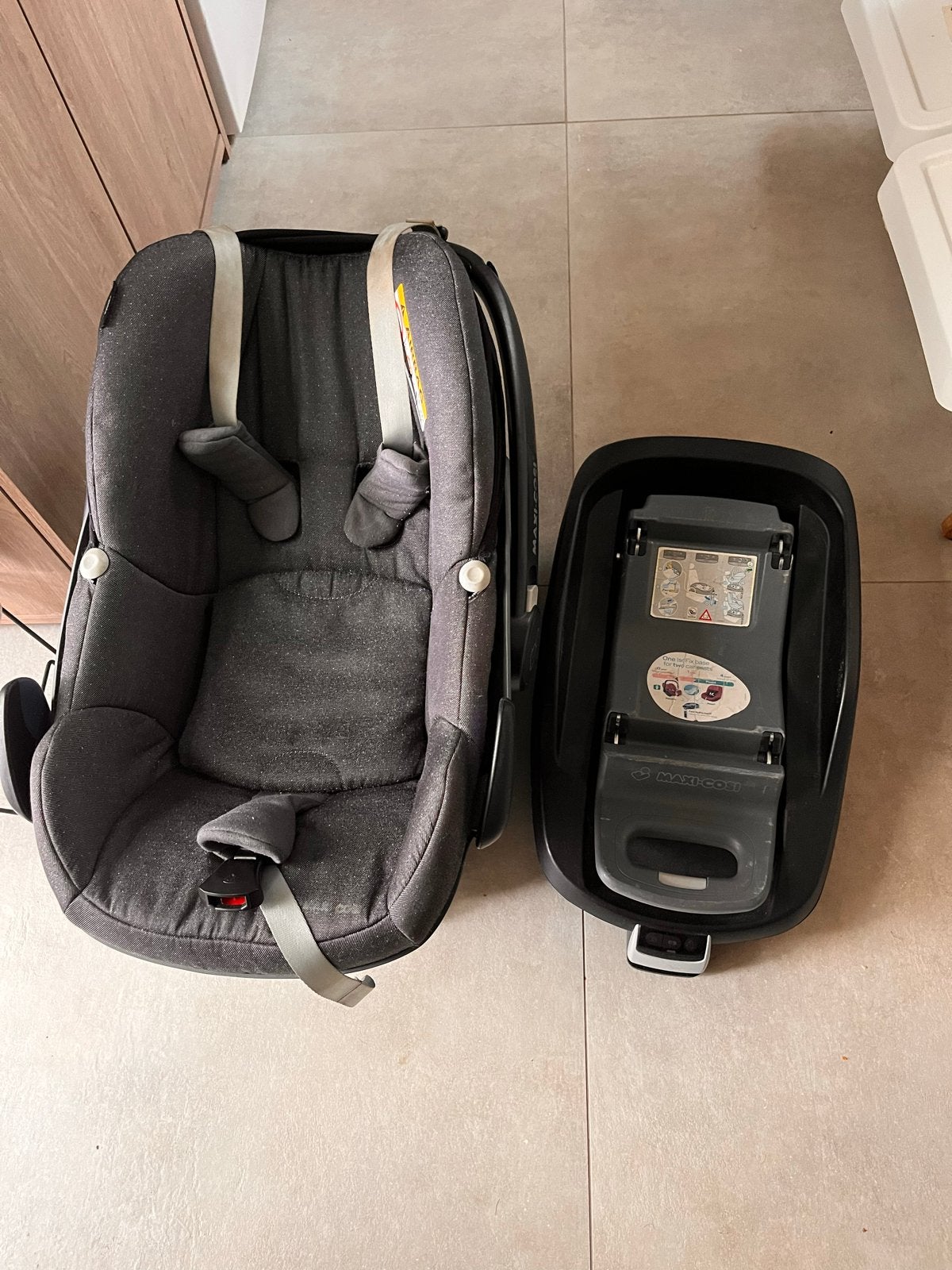 Maxi-Cosi autostoel met twee Isofix bases, Ophalen, Gebruikt, Zijbescherming, Isofix