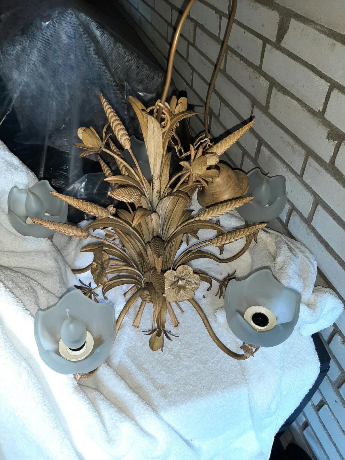 2 hanglampen in bloem- en bladmotief, Ophalen, Gebruikt, E14 (klein), Glas