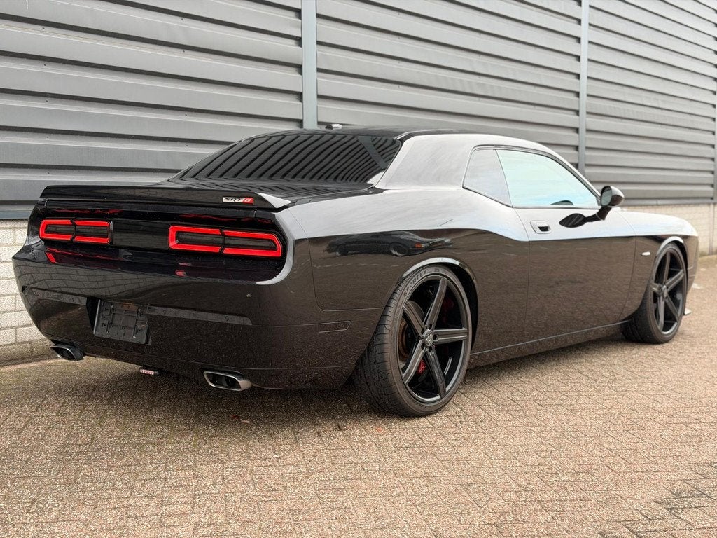 Dodge CHALLENGER SRT-8 V8 6.1 AUTOMAAT LED BLACK EDITION!, Auto's, Automaat, Achterwielaandrijving, Gebruikt, Overige carrosserieën