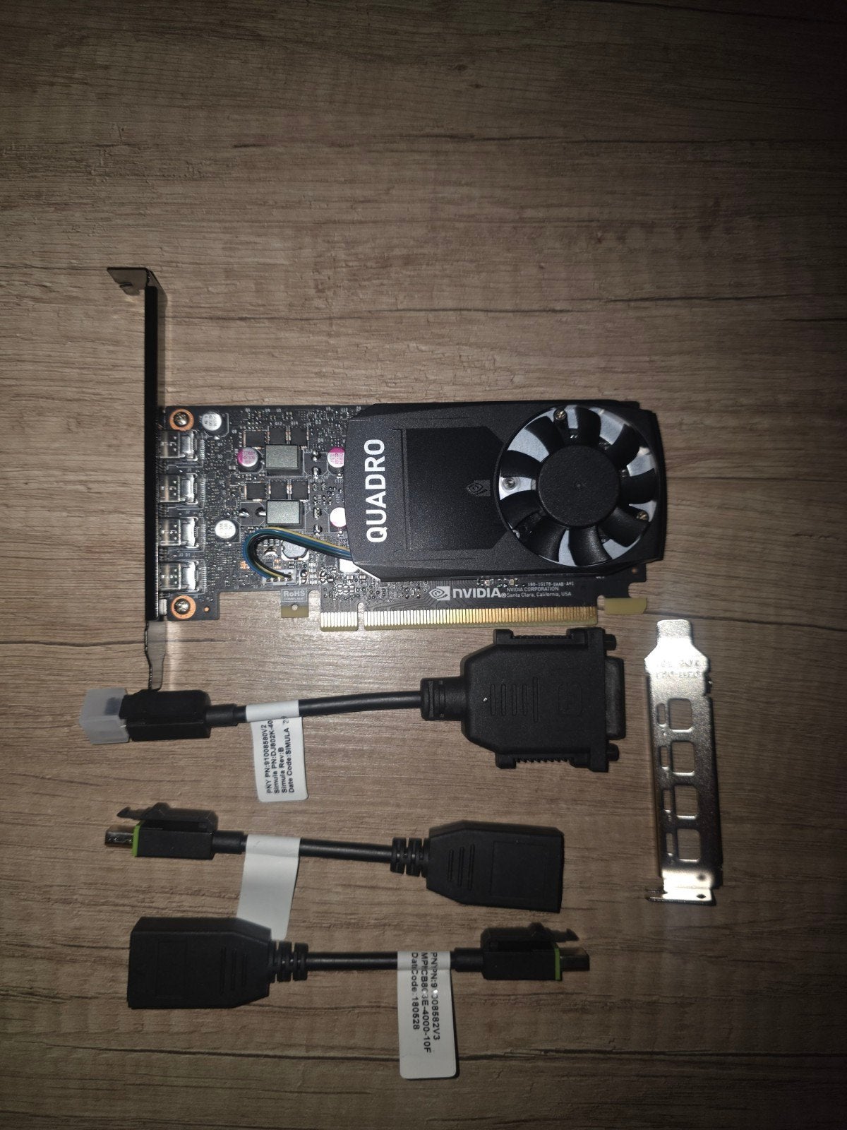Nvidia Quadro P620 met kabels en low/high profile bracket, PCI-Express 3, Gebruikt, HDMI, Ophalen of Verzenden