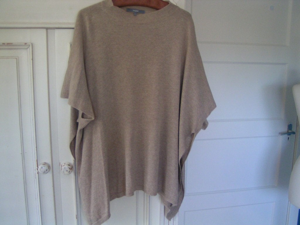 Prachtig Beige Truitje van Sanne maat 42-46, Ophalen of Verzenden, Zo goed als nieuw, Maat 42/44 (L), Beige