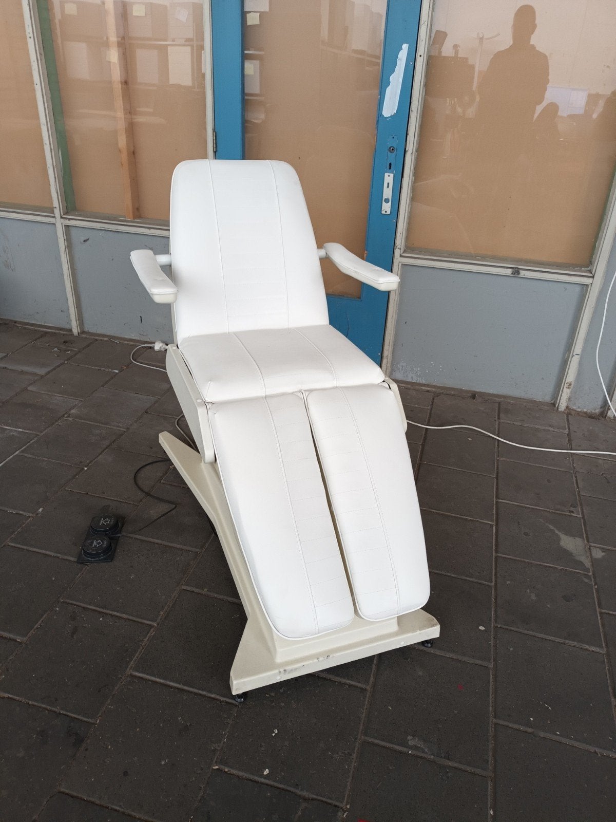 elektrische behandelstoel wit, Ophalen, Gebruikt, Massagestoel of Kussen