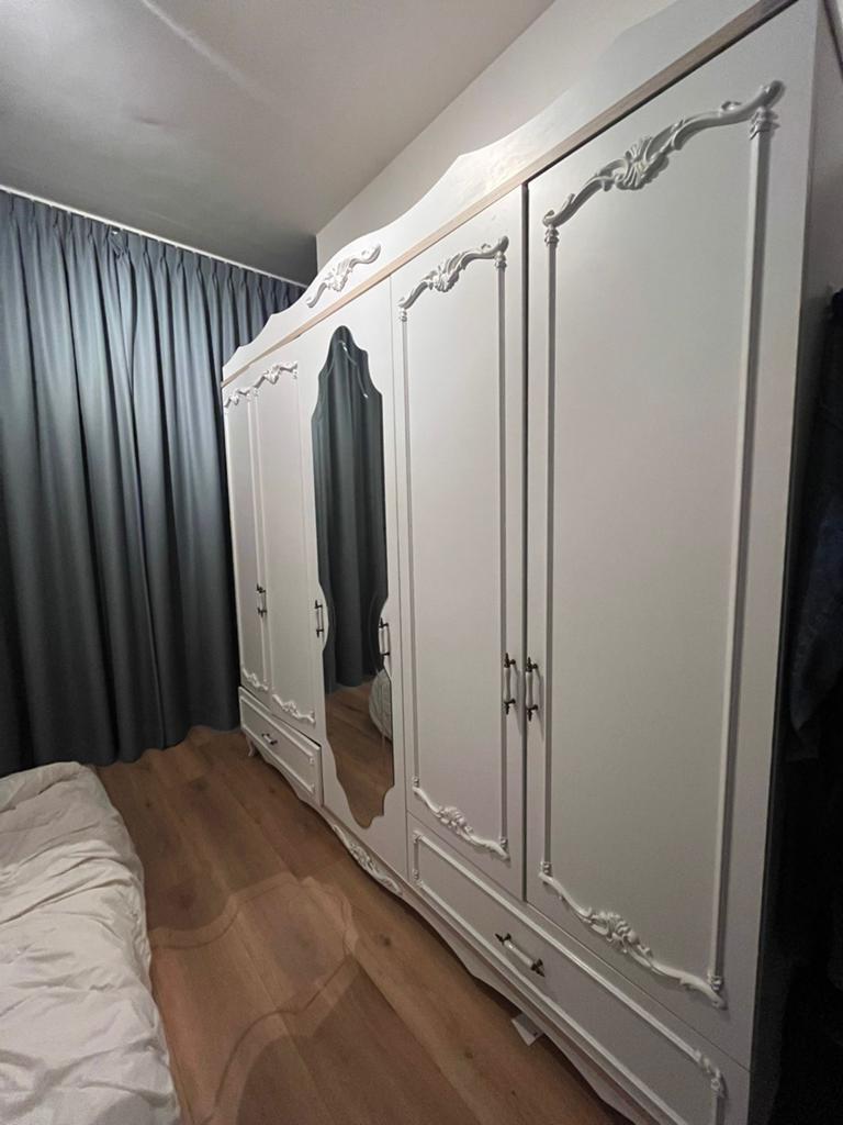 Zo goed als nieuwe kledingkast met spiegel - barok kast, Huis en Inrichting, 200 cm of meer, 150 tot 200 cm, Ophalen of Verzenden
