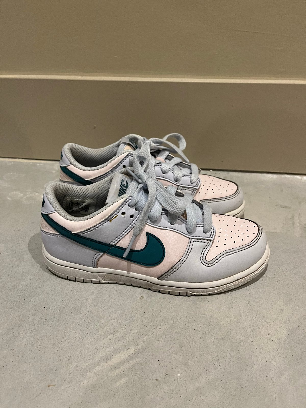 Nike Dunk Low sneakers - Maat 31, Meisje, Schoenen, Ophalen of Verzenden, Zo goed als nieuw