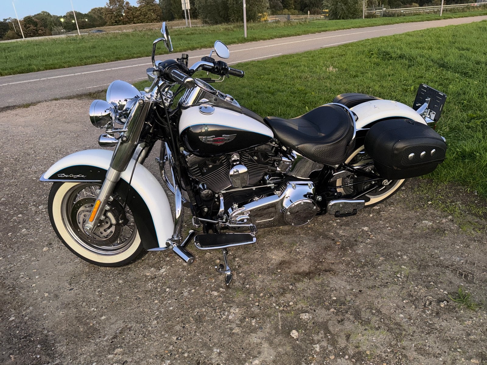 Harley-Davidson Softail Deluxe FLSTN - Prachtige Chopper, Cardan-aandrijving, 2 cilinders, Nieuw, Particulier