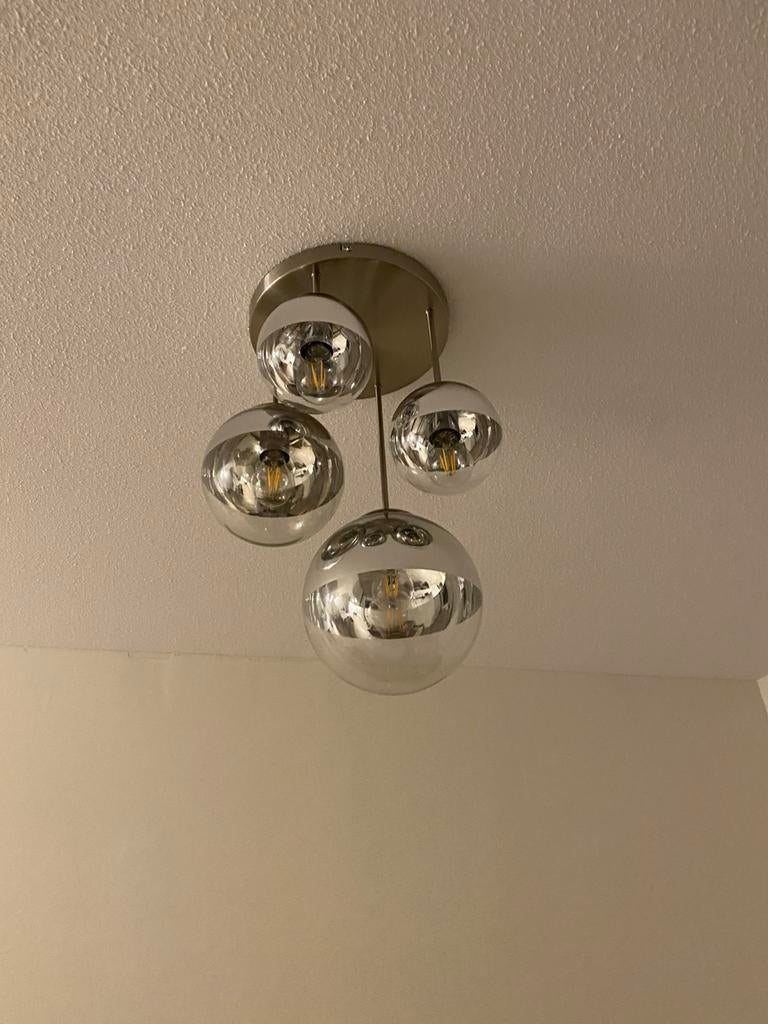 Verlichting, Ophalen, Zo goed als nieuw