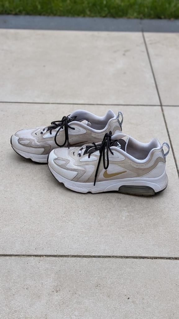 Nike Air Max 200 - Crème/Goud met groen, Kleding | Dames, Schoenen, Beige, Nike, Ophalen of Verzenden, Sneakers of Gympen