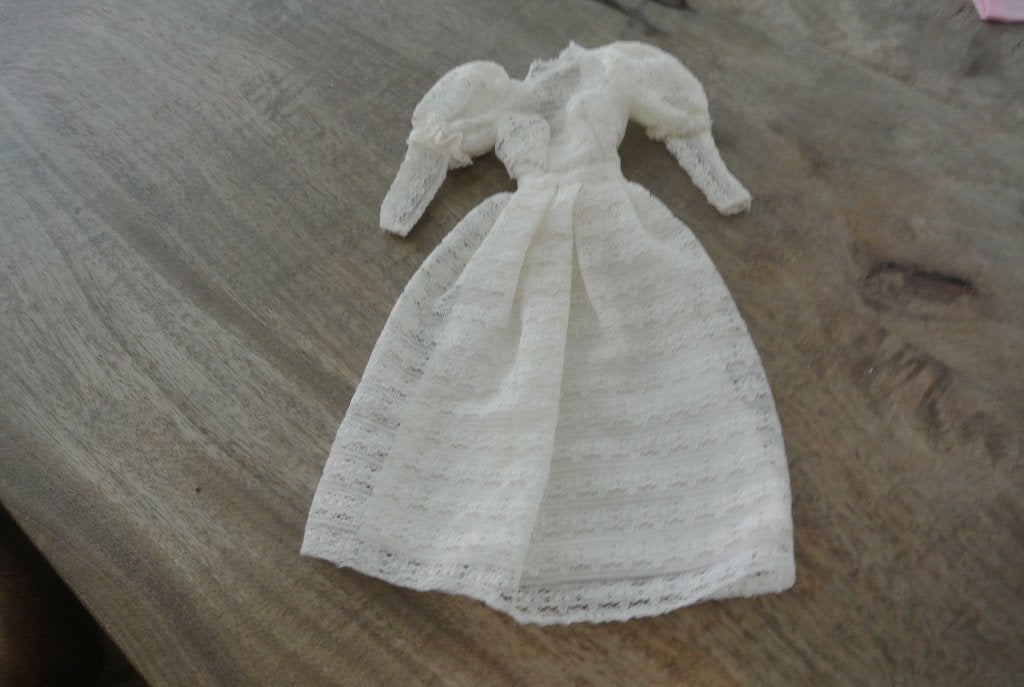 Barbie Kleertjes Superstar Beatiful Bride 1976/ nr 89, Verzamelen, Ophalen of Verzenden, Zo goed als nieuw, Kleertjes