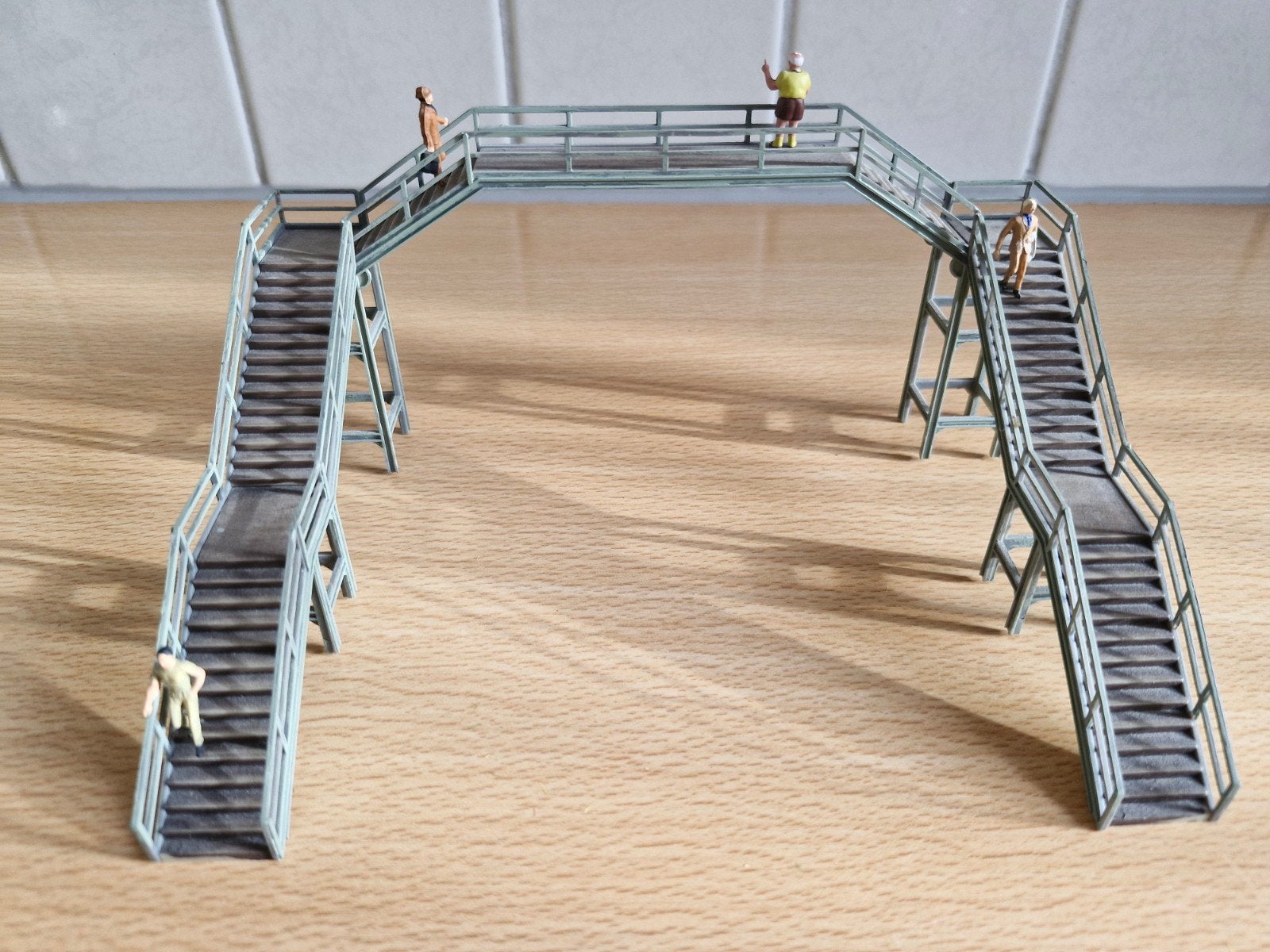 Faller HO Voetgangersbrug Modelspoorbaan, Ophalen, Gelijkstroom of Wisselstroom, Brug, Tunnel of Gebouw, Overige merken