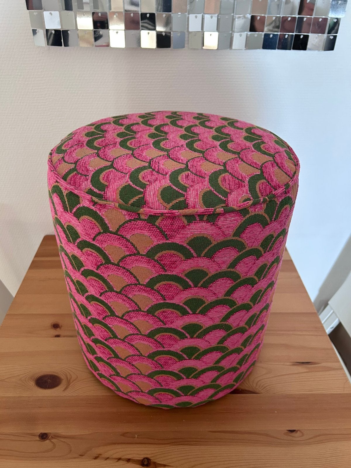 Kleurrijke poef Xenos, Ophalen of Verzenden, Zo goed als nieuw, Rond, Minder dan 50 cm