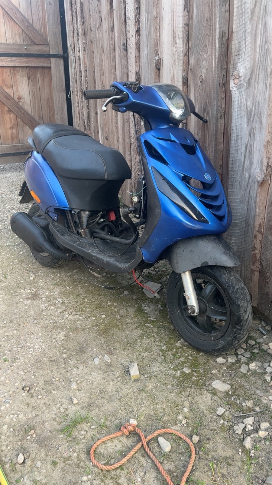 Zip 150cc watergekoeld, Fietsen en Brommers, Scooters | Piaggio, Zo goed als nieuw, Zip, Benzine, Ophalen