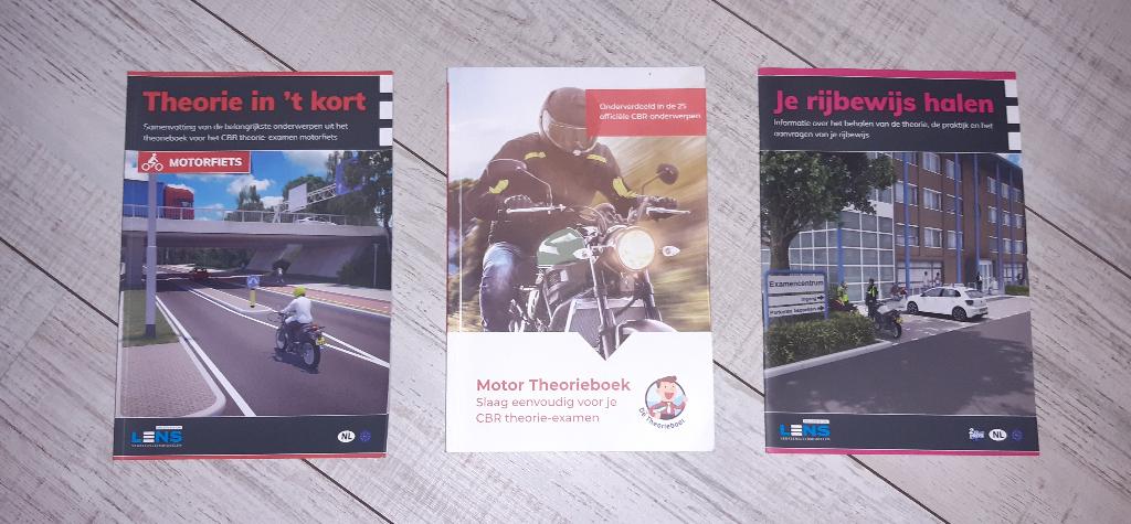 motor theorieboeken lens, Ophalen of Verzenden, Zo goed als nieuw