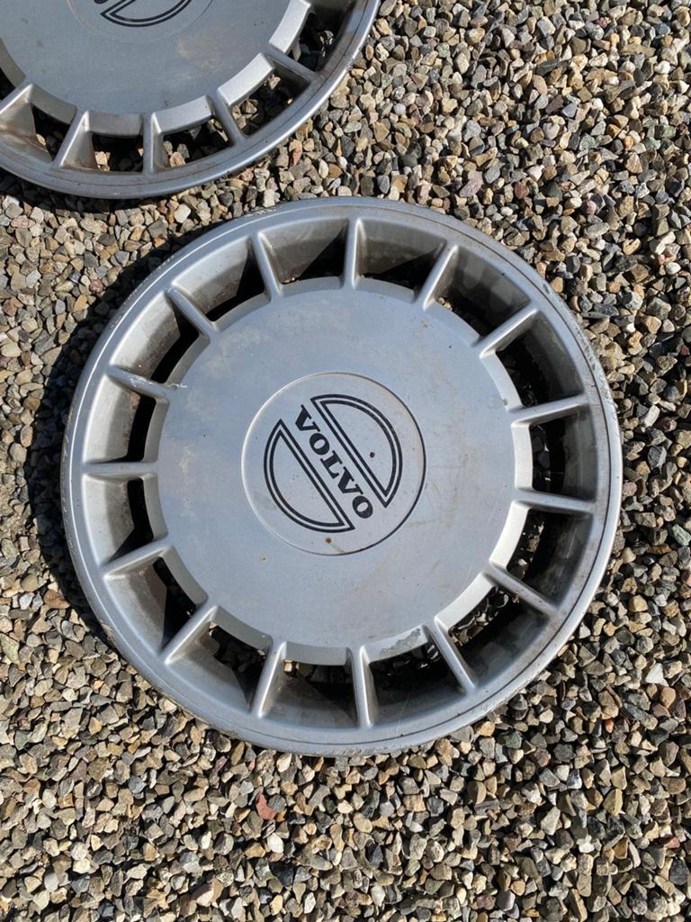 Originele Volvo wieldeksels wieldoppen 14 inch, Ophalen, Gebruikt