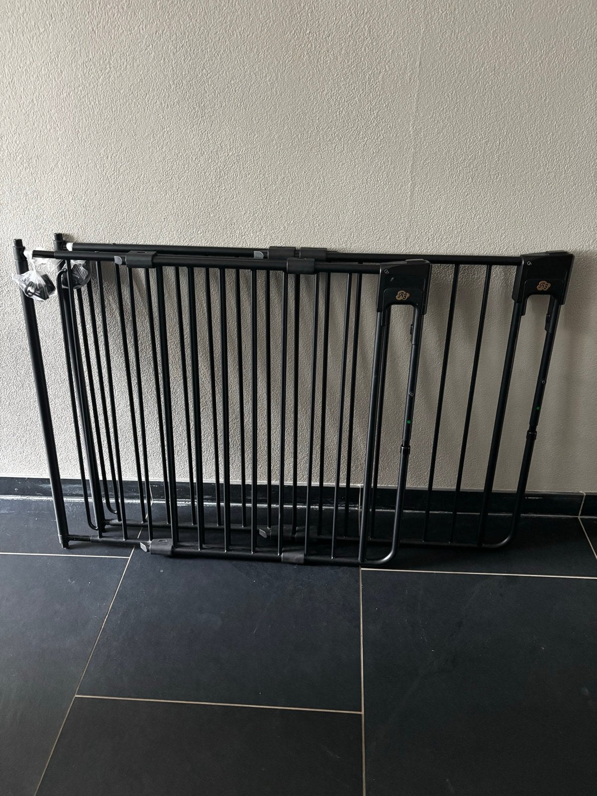 2x A3 Zwart metalen veiligheidshekjes, uitschuifbaar, Ophalen, Gebruikt, Klemhekje, Metaal of IJzer