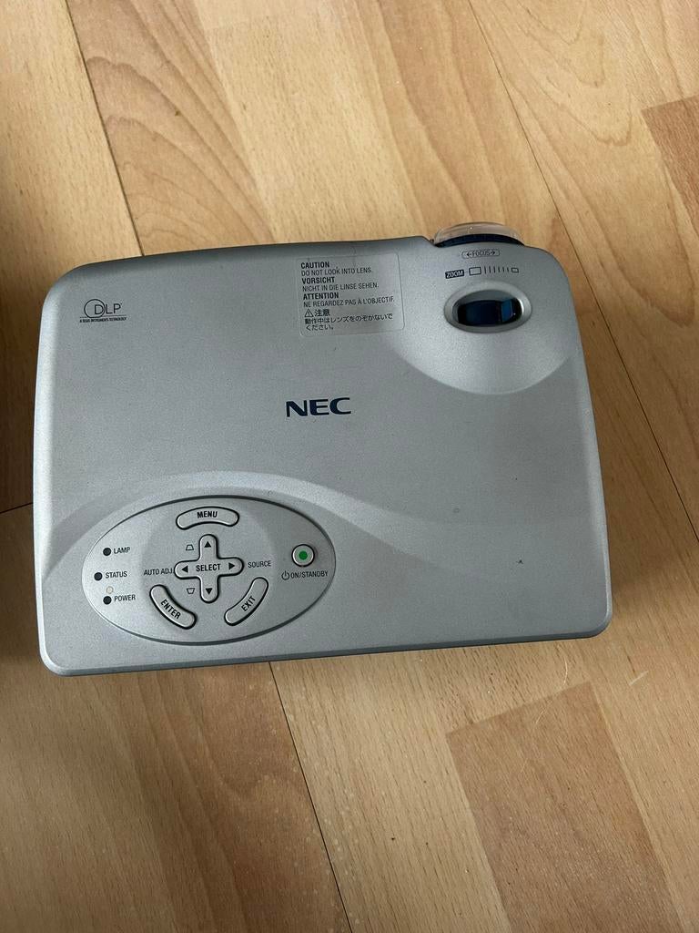 NEC LT20 projector + case, Audio, Tv en Foto, Beamers, Ophalen of Verzenden, Zo goed als nieuw