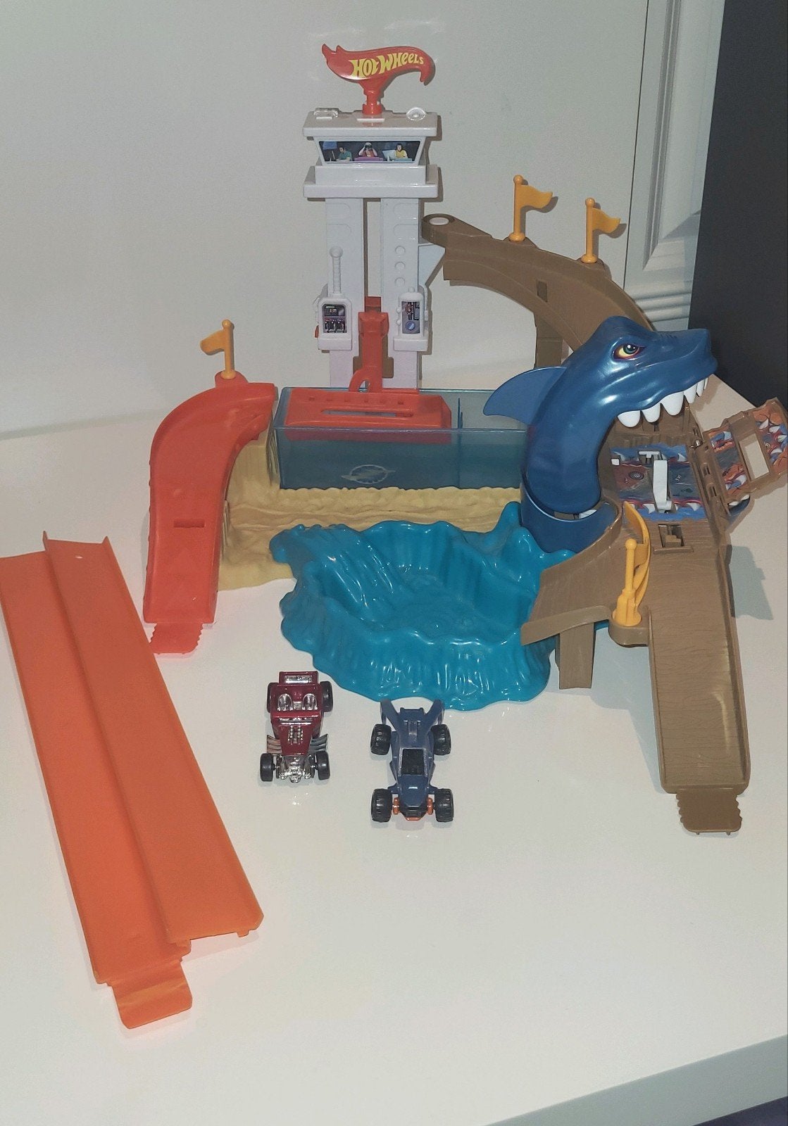 Hot Wheels Shark Attack Speelset met 2 Auto's, Ophalen of Verzenden, Gebruikt