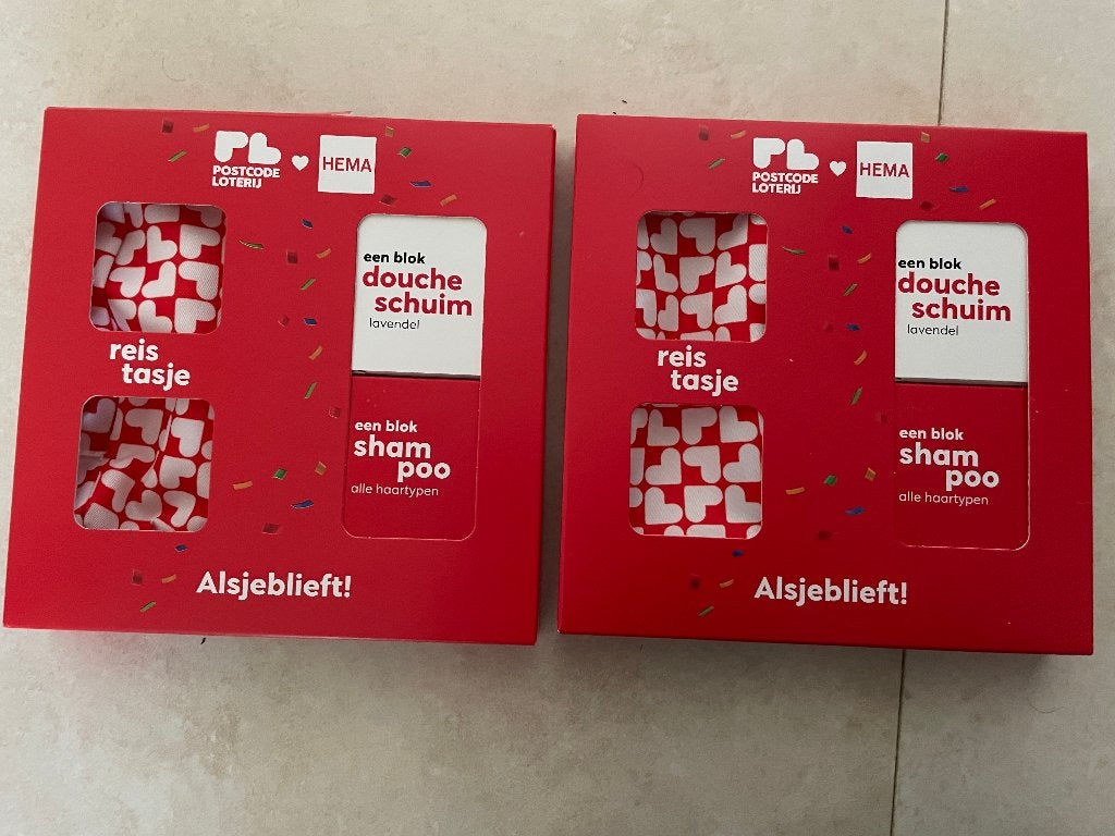 Postcodeloterij toilettasje met blok douche + shampoo, vegan, Sieraden, Tassen en Uiterlijk, Ophalen of Verzenden, Nieuw, Rood