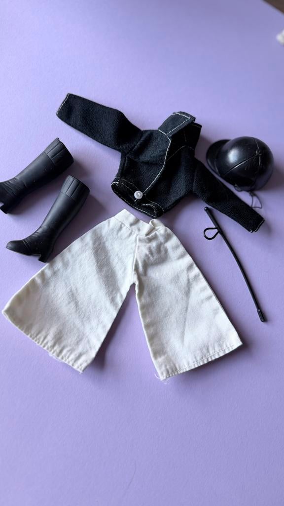 Fleur Sindy   paardrij outfit, Ophalen of Verzenden, Zo goed als nieuw, Kleertjes