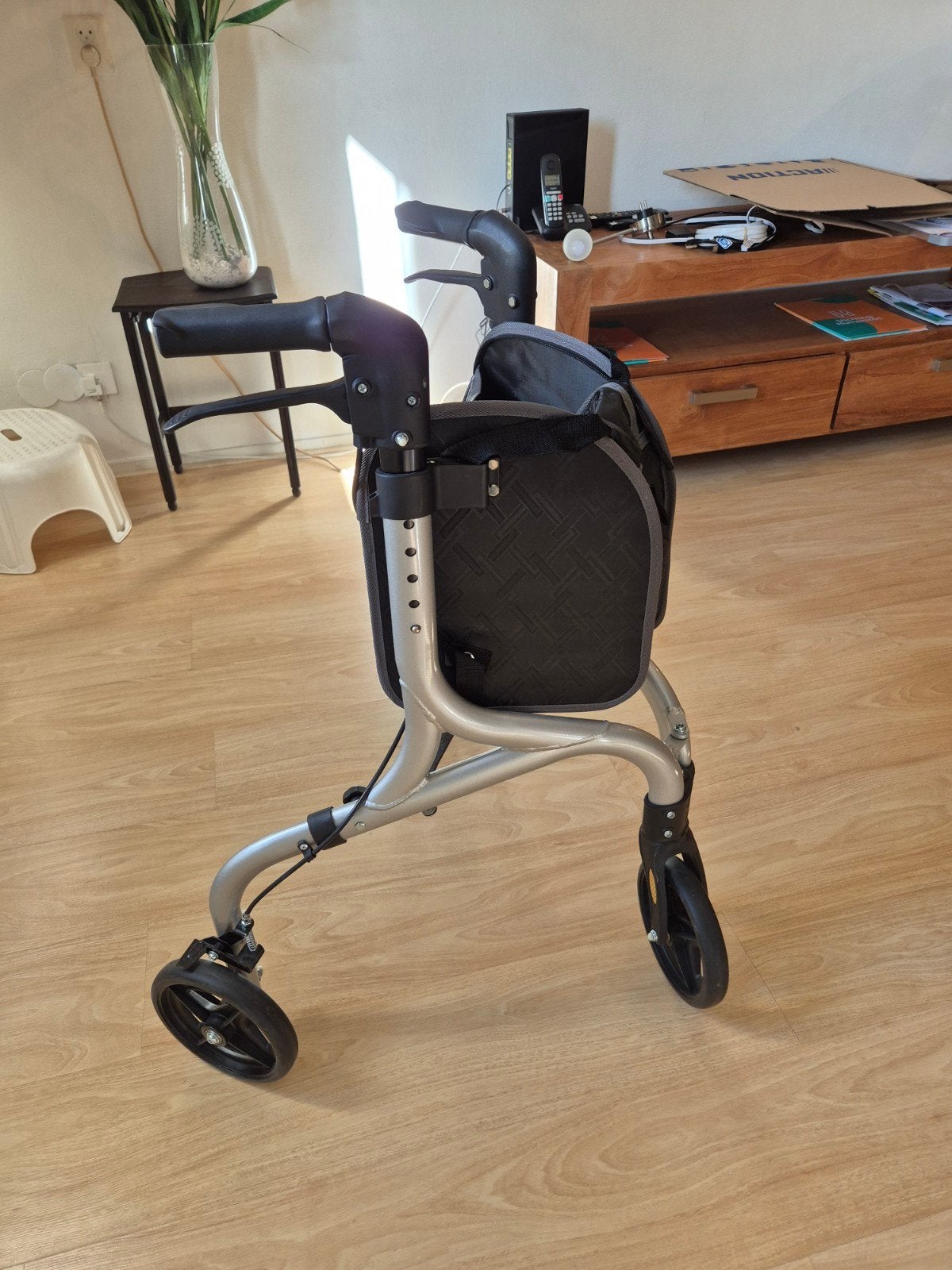 Rollator Z.G.A.N., Ophalen