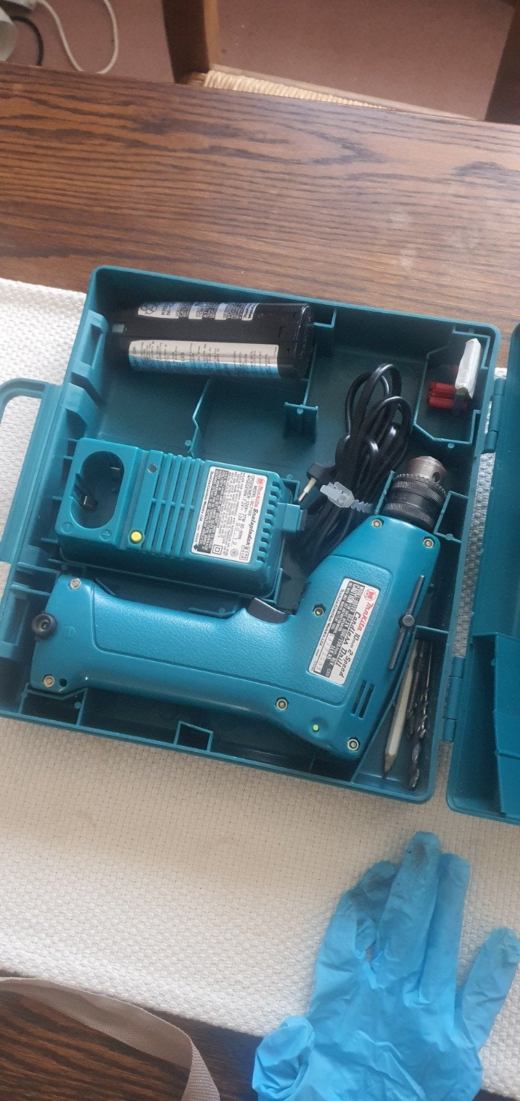 Makita Boormachine 6408 in koffer met lader en accu's, Ophalen of Verzenden, Gebruikt, Minder dan 400 watt, Boormachine