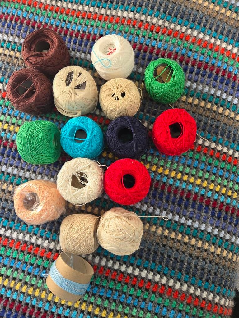 Zolderopruiming 16 bolletjes dun haakkatoen, Ophalen of Verzenden, Zo goed als nieuw, Haken, Wol of Garen