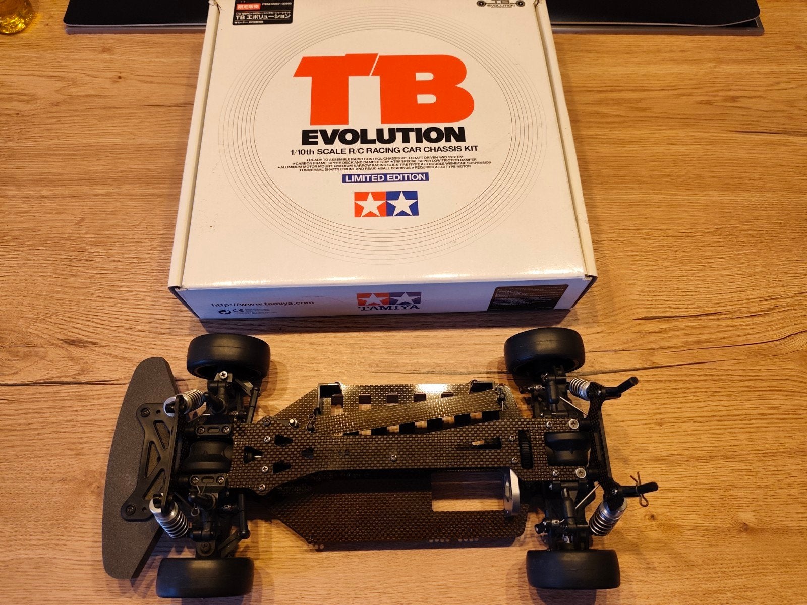 Zeldzame Tamiya TB Evolution Chassis Kit - Nieuwstaat, Elektro, Nieuw, Ophalen of Verzenden, Schaal 1:10