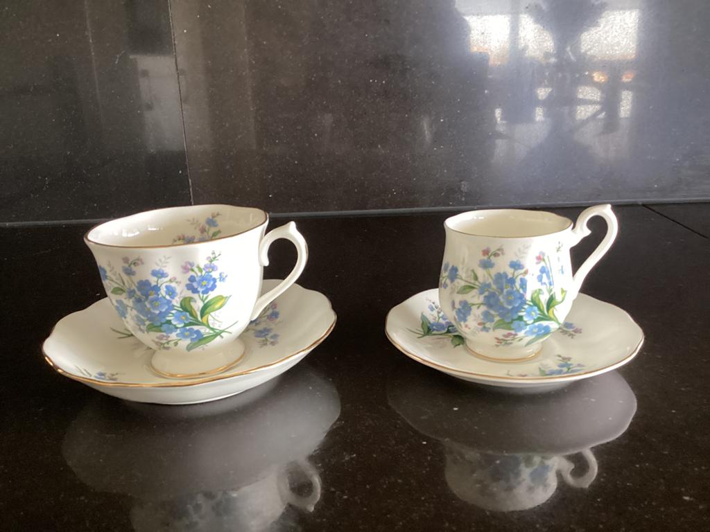 Royal Albert kop en schotel set, Ophalen of Verzenden, Zo goed als nieuw, Porselein, Kop en/of schotel