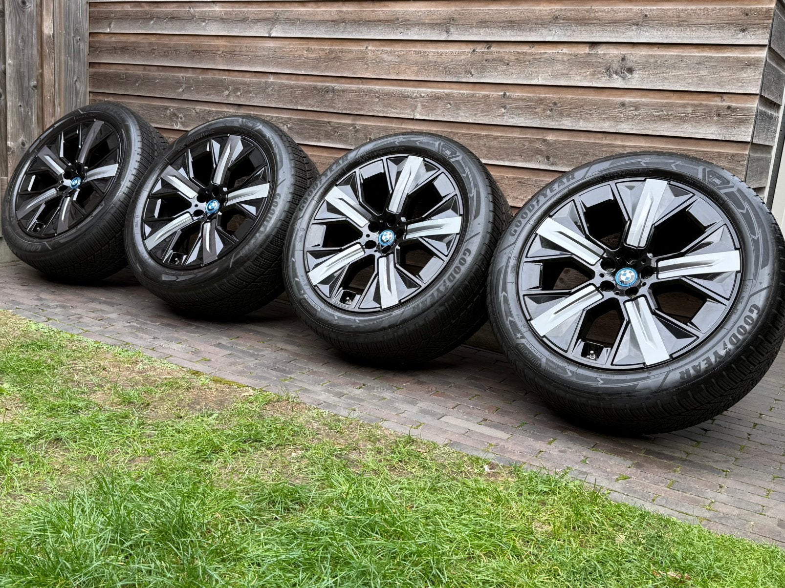 Orig BMW iX Styling 1012 21 inch velgen + winterbanden, Auto-onderdelen, Gebruikt, 255 mm, Banden en Velgen, Personenwagen