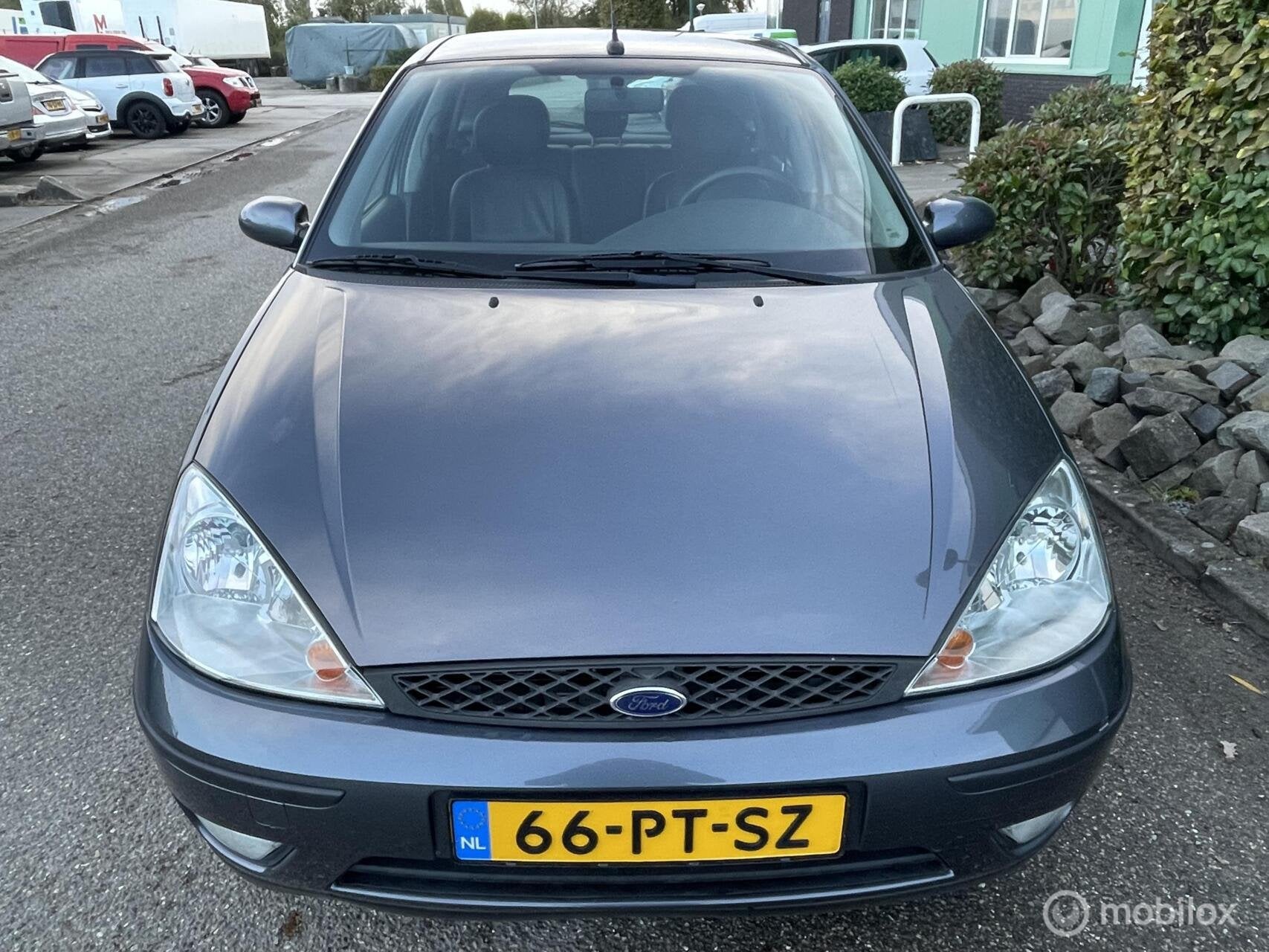 Ford Focus 1.6-16V Futura Automaat 5DRS Apk Leder, Auto's, 1596 cc, 101 pk, Gebruikt, 49 €/maand