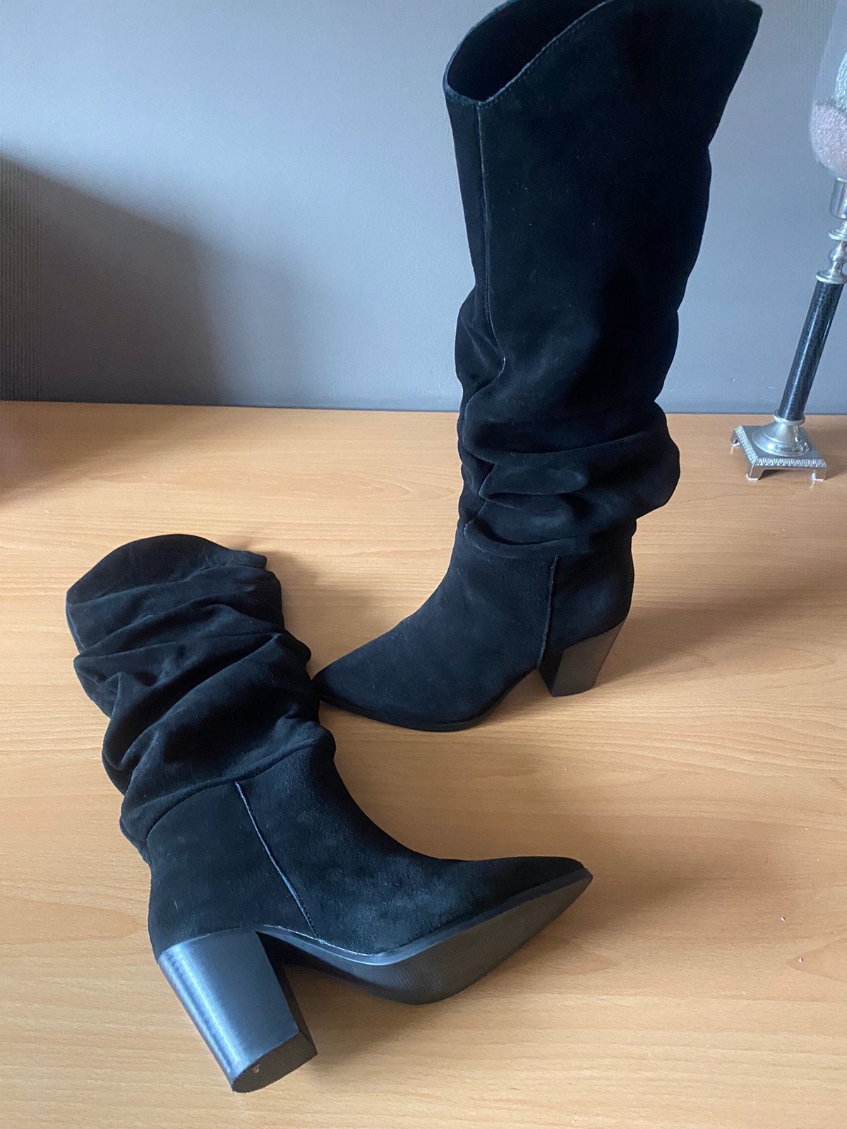Suede laarzen maat 39, Ophalen of Verzenden, Zo goed als nieuw, Zwart, Hoge laarzen
