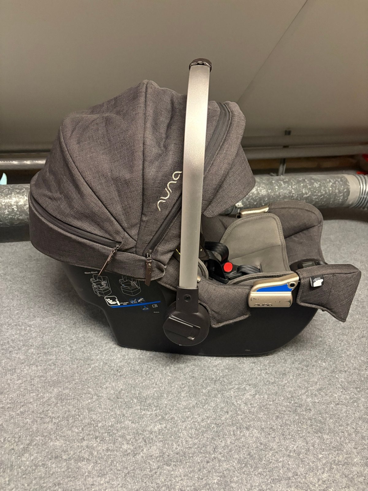 Nuna Pipa Icon autostoel met Isofix base en adapters, Autogordel of Isofix, Zijbescherming, Zo goed als nieuw, 0 t/m 13 kg