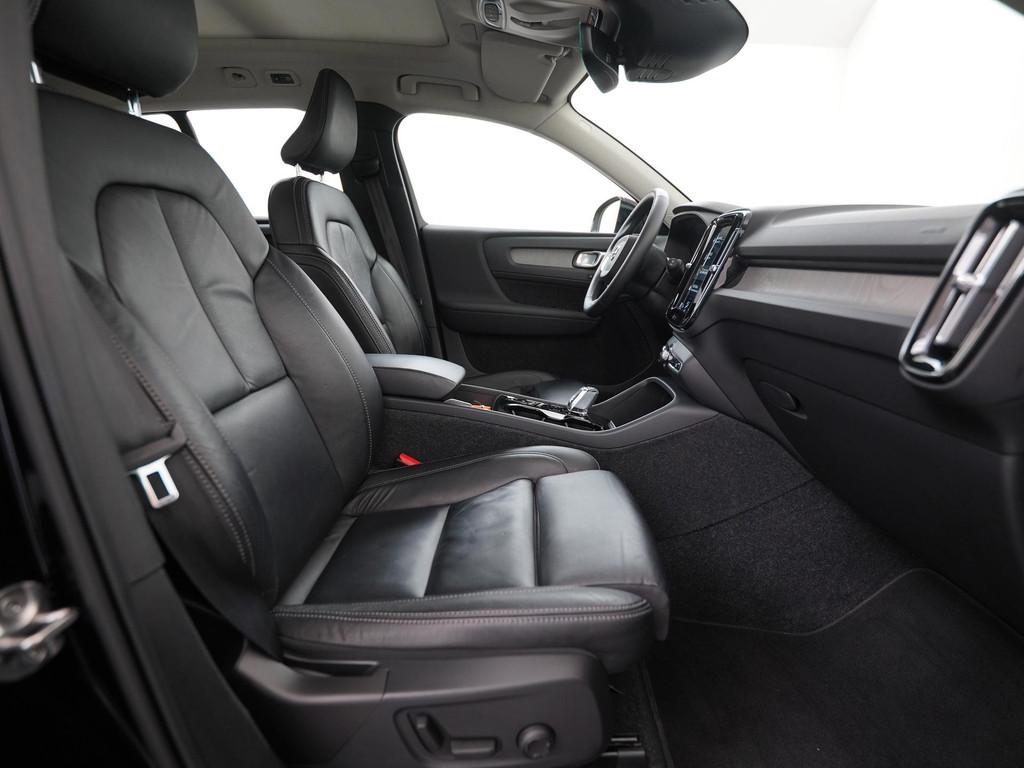 Volvo XC40 1.5 T5 Recharge Inscription | Panoramadak | Harma, 12 maanden, Euro 6, 1712 kg, Zwart