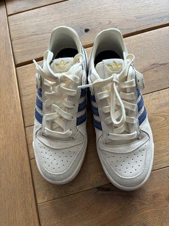 ZGAN Adidas Forum Low CL, Kleding | Dames, Schoenen, Beige, Ophalen of Verzenden, Sneakers of Gympen, Zo goed als nieuw