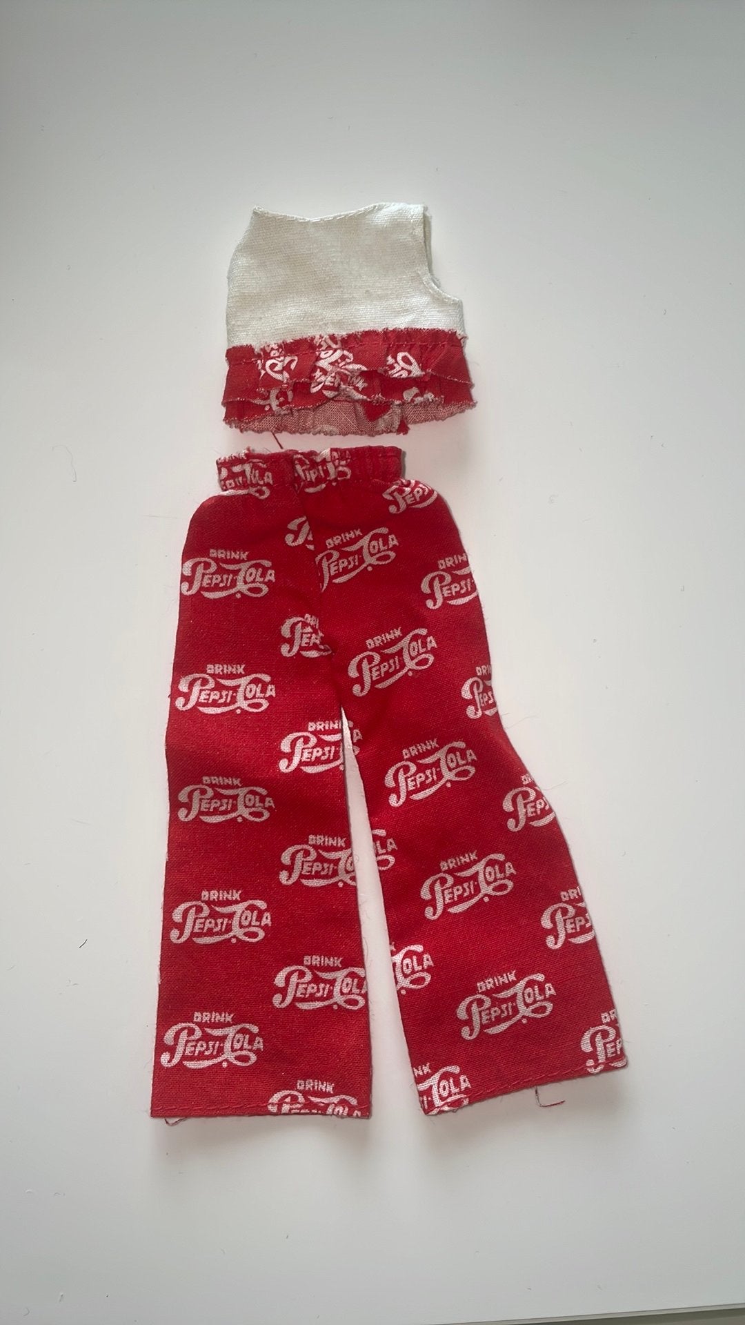 Barbie Skipper vintage Pepsi broek en top 1974, Verzamelen, Ophalen of Verzenden, Zo goed als nieuw, Kleertjes