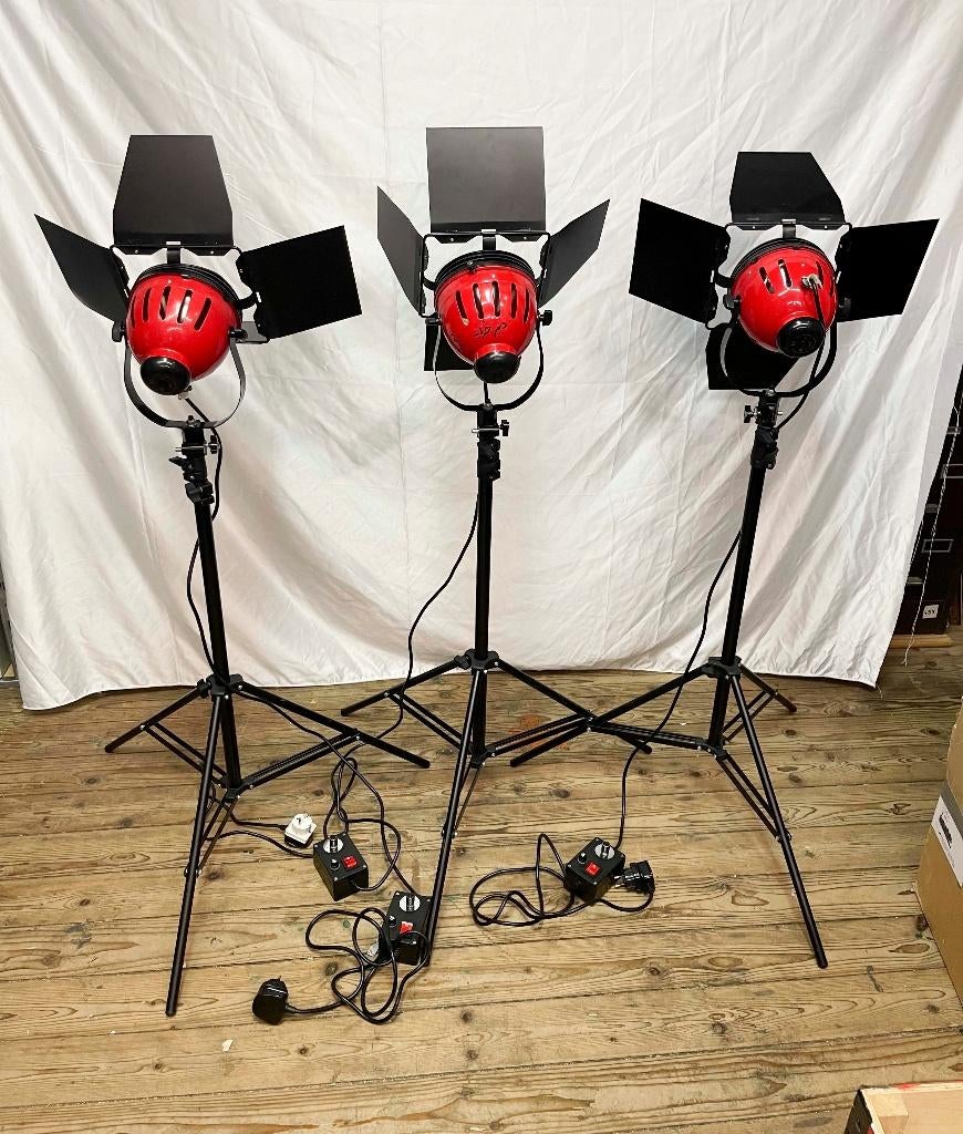 StudioKing 3 x Dimbaar Studiolampen (800W ) + statieven, Lamp of Flitsset, N, Ophalen of Verzenden, N