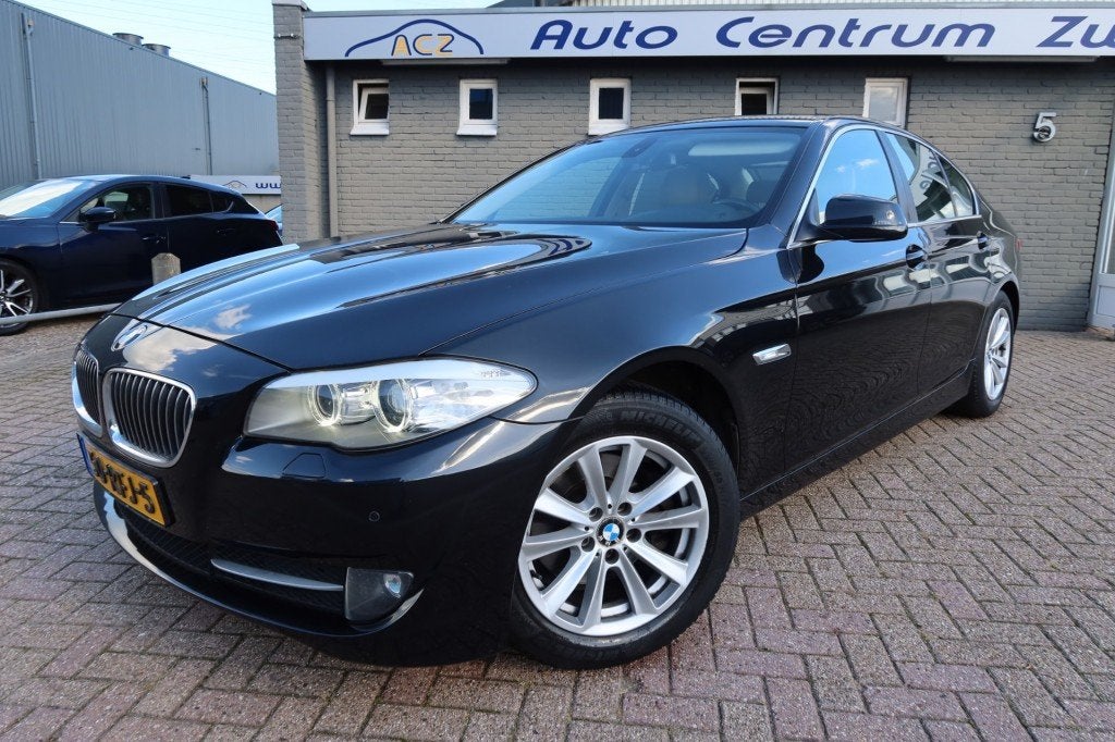 Bmw 5-SERIE 523I HIGH EXECUTIVE ( 6 CYLINDER ), Auto's, Euro 5, Gebruikt, 2000 kg, Leder