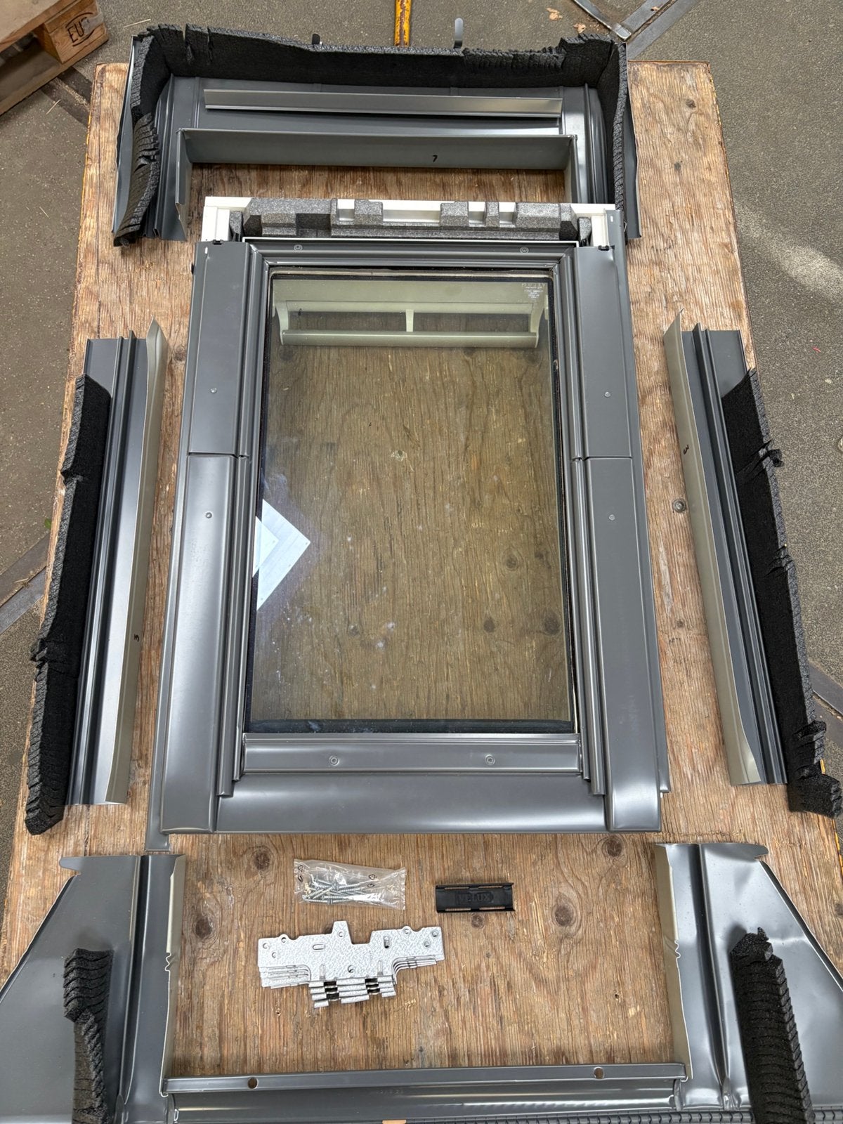 Velux dakraam ggl ck02 + gootstukken, Doe-het-zelf en Verbouw, Ophalen, Zo goed als nieuw, ., Minder dan 100 cm