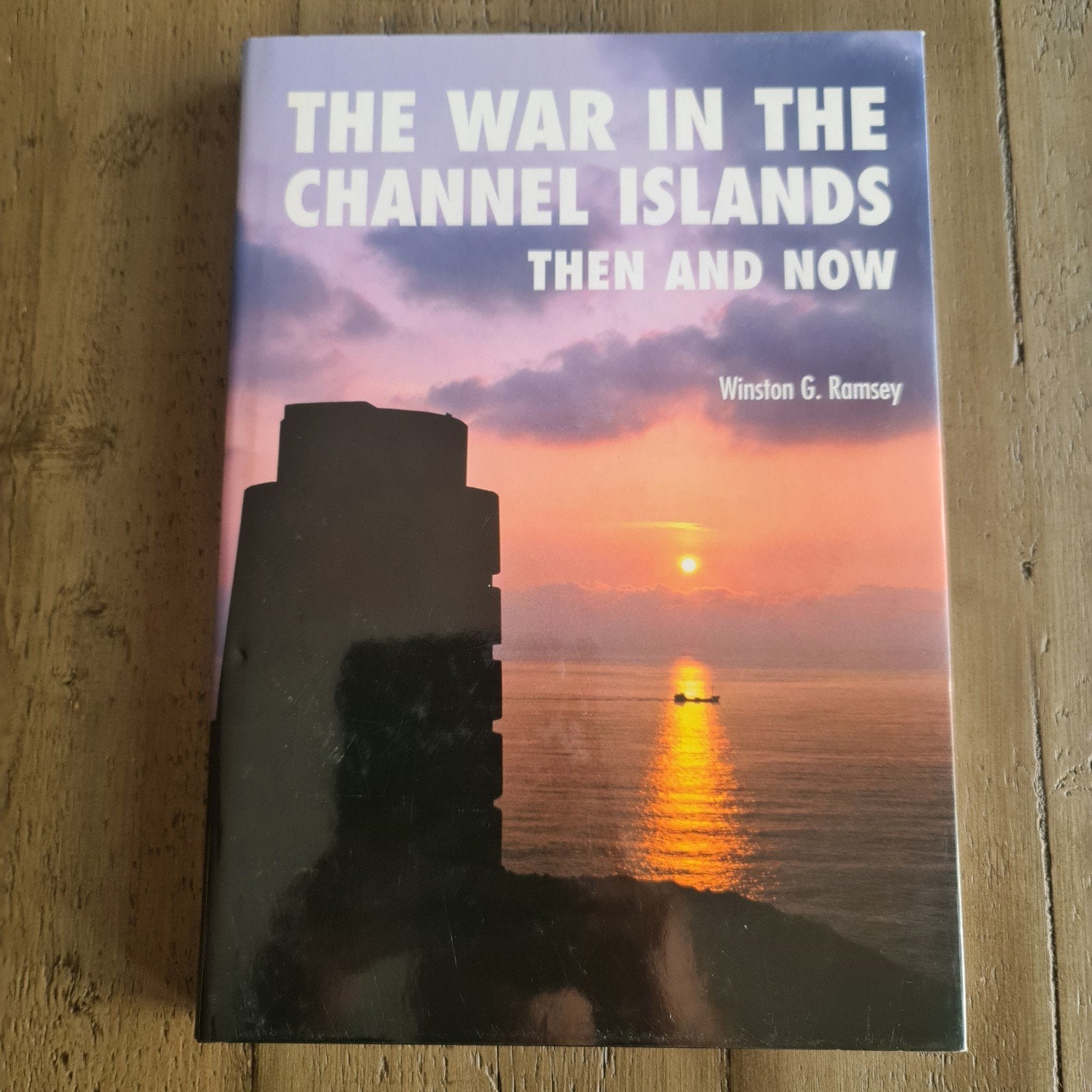 The war in the Channel Islands Then and Now, Verzamelen, Ophalen of Verzenden, Boek of Tijdschrift