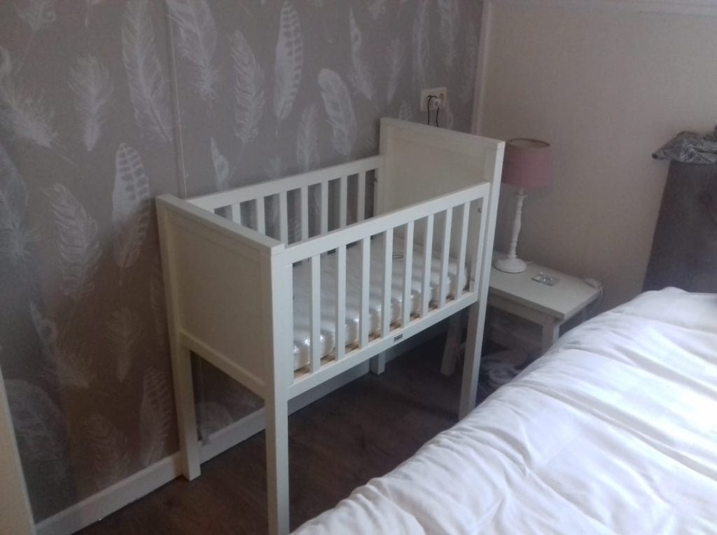 Wieg inclusief Aerosleep matras en beddengoed, Kinderen en Baby's, Ophalen, Zo goed als nieuw, Wieg