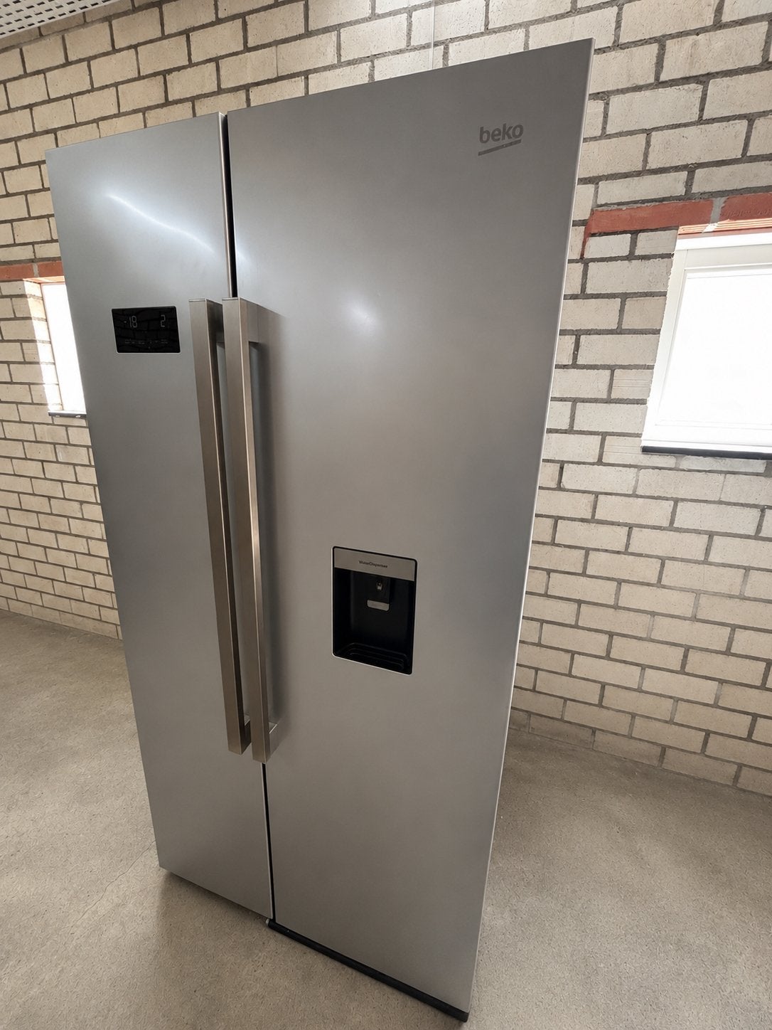 Beko Amerikaanse koelkast en diepvries met waterdispenser, Witgoed en Apparatuur, Koelkasten en IJskasten, Gebruikt, Met aparte vriezer