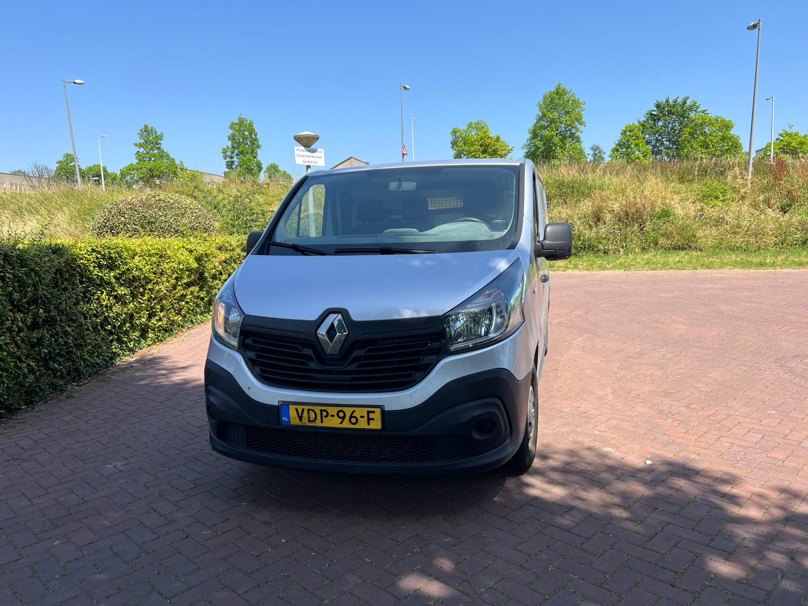 Renault Trafic 1.6 DCI 66KW 2015 Grijs, Voorwielaandrijving, 15 km/l, 4 cilinders, 2000 kg