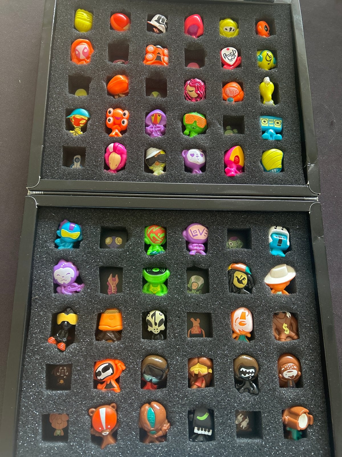 Gogo's Crazy Bones - 2 Metallic, 1 Goud, Verzamelen, Ophalen of Verzenden, Zo goed als nieuw