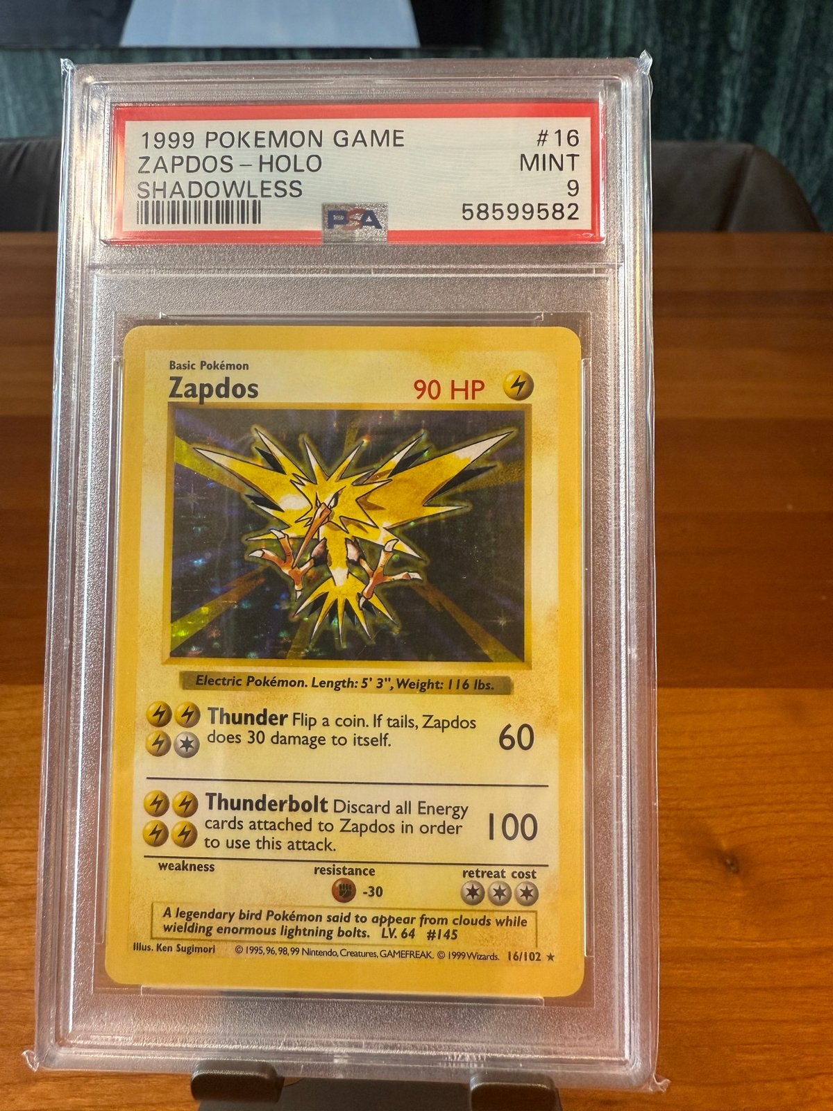Zapdos (Shadowless) #16 - Base Set (1999) - PSA 9, Ophalen of Verzenden, Zo goed als nieuw, Losse kaart