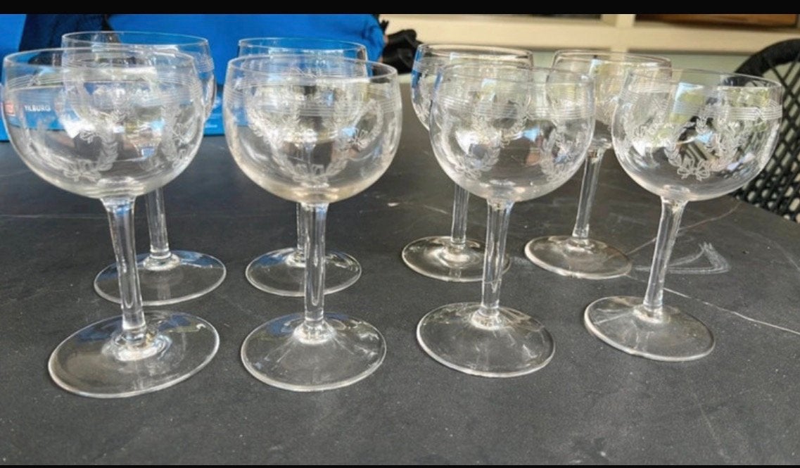 Antieke wijnglazen set van 8 (Stijl Saint-Louis / Baccarat), Ophalen of Verzenden